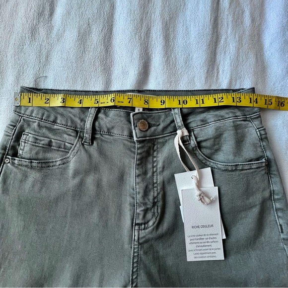 Charlie B Lace Cut Side Bootcut Stretch Twill Pants Celadon Green Women’s 6, NWT - Picture 10 of 15